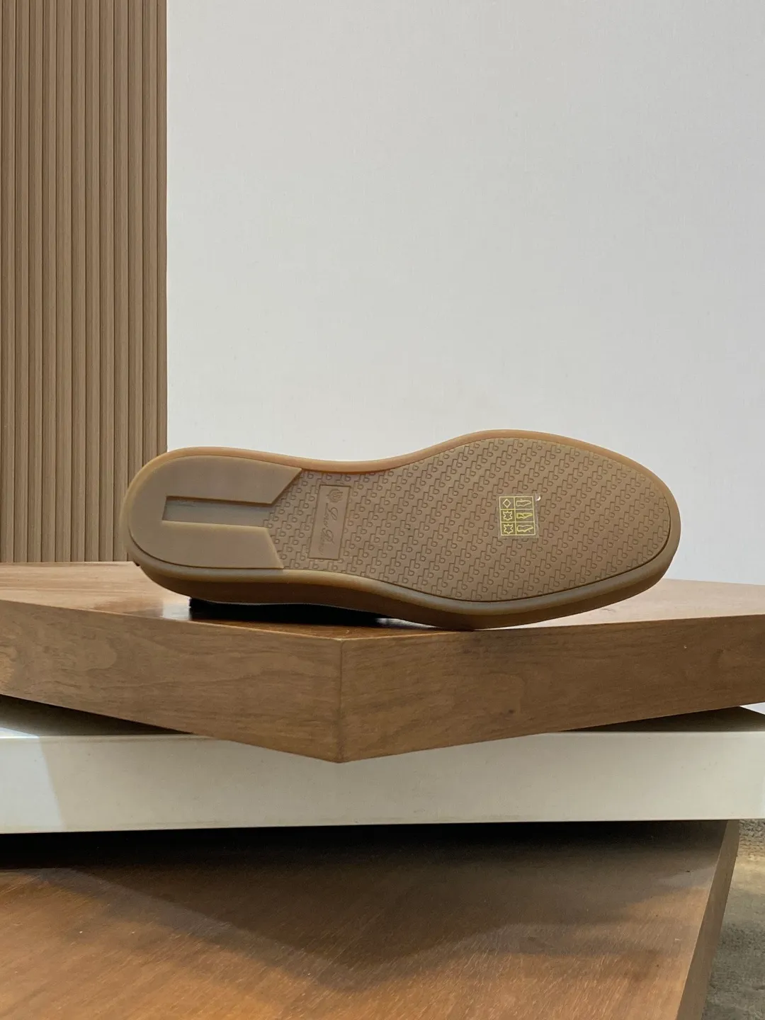 Men's men's shoes💰740 Loro Piana - Classic casual wool shoes, men's lace-up casual shoes and sneakers, high-quality lightweight and comfortable fabrics, suitable for outdoor leisure, the color scheme is young and energetic, great with sportswear or casual suits! Code number: 39-44 (45, 46, can be customized)